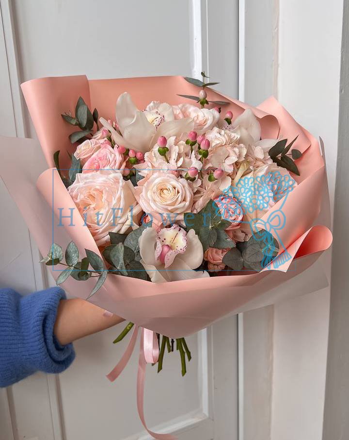 Букет цветов из: Розы и Орхидеи